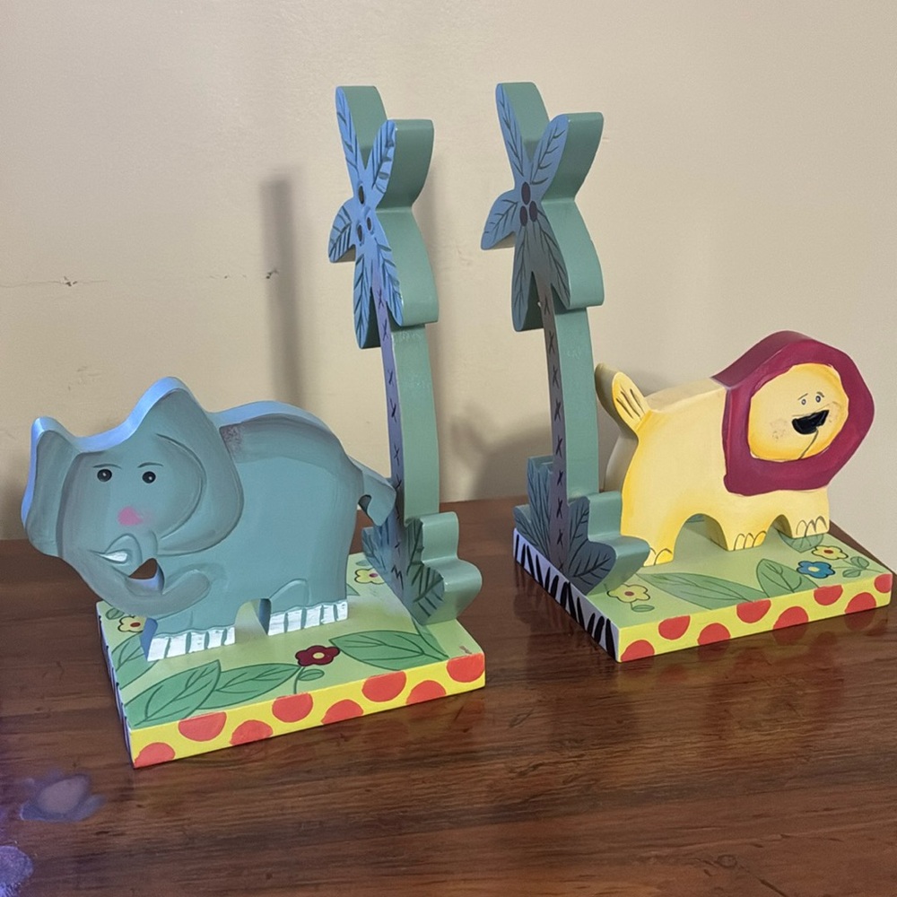 LION-ELEPHANT WOODEN BOOKENDS (pair) - Picture 2 of 13